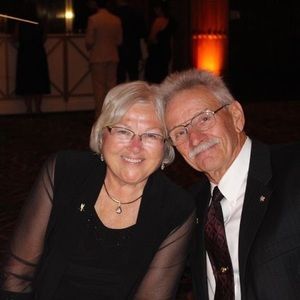 Meet your Posher, Eveline